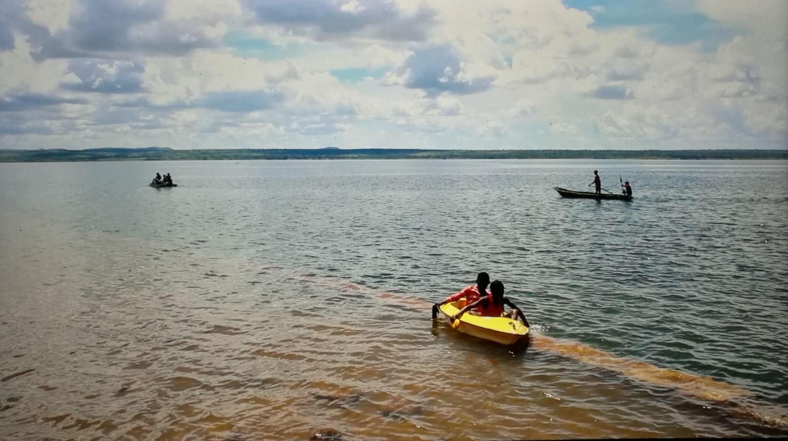 Vue aérienne du domaine Katebi Terrains au bord du fleuve Congo